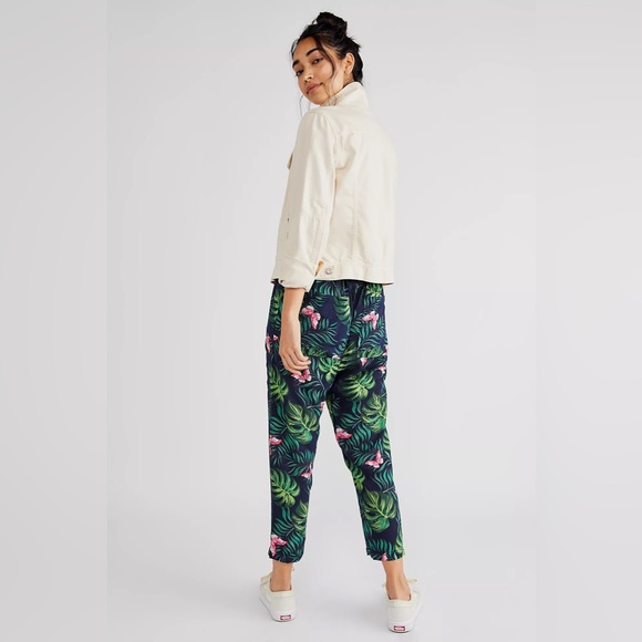 NWT Free People Sandrine Rose Butterfly Tropical Bush Pants - Picture 3 of 13